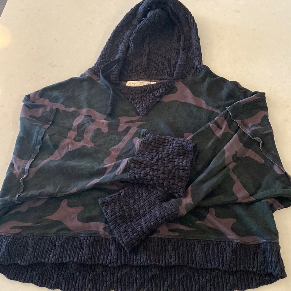 Oversized sweatshirt